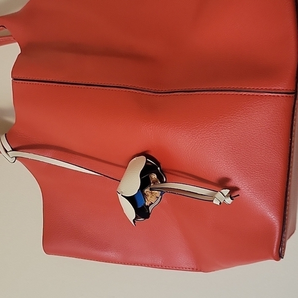 ZARA TOTE BAG WITH FLOWER PENDANT - Picture 2 of 6